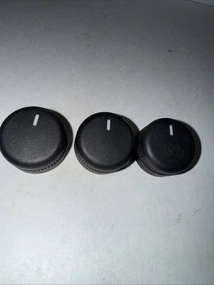 2001 2002 Cadillac Escalade Rear Climate Control Knobs - Image 1 of 2