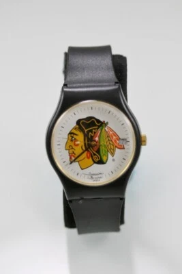 Bulova Chicago Blackhawks Hockey Logo Reloj Hombre Negro Dorado Plástico Fecha Cuarzo Foto 1 de 4