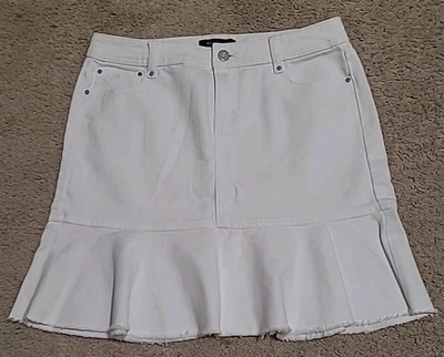 Falda vaquera con volantes blanca White House Black Market para mujer talla 2 Foto 1 de 4