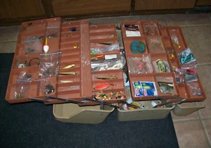 Caja de aparejos de pesca vintage Fenwick 7,5 de cuerpo ancho, llena de aparejos, + EXTRAS - Imagen 1 de 18