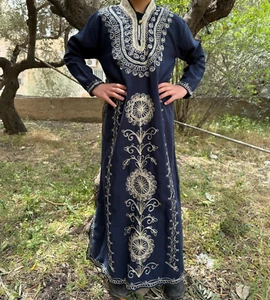 Vintage Palestinian Embroidered Thobe for Young Kids - Traditional Tatreez Dress - Picture 1 of 6