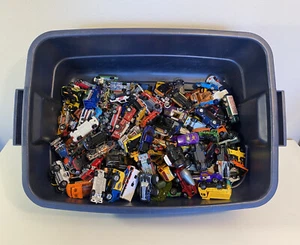 Huge Mixed Loose Lot of Hot Wheels/Matchbox Diecast Race Cars Trucks Vans 300+ - Picture 1 of 22