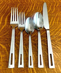 ONEIDA *Circuit* STAINLESS STEEL FLATWARE SILVERWARE  You Choose Piece Choice  - Picture 1 of 7