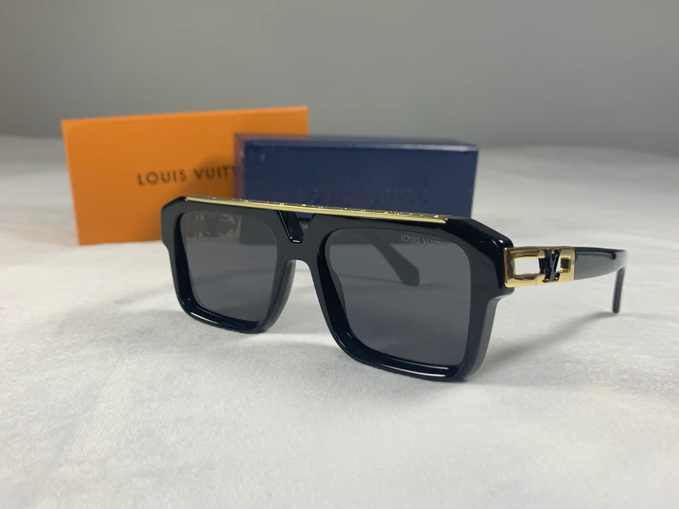 Louis Vuitton Z1801W Mens Sunglasses Black & Gold | Pre-Owned | - Image 1 of 4