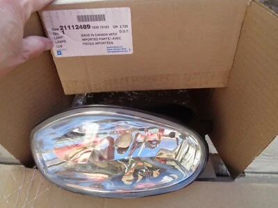 NUEVO OEM 2001 2002 SATURN SC1 LUZ ANTINIEBLA LH DRIVERS GENUINO GM 21112489 NUEVO Foto 1 de 4