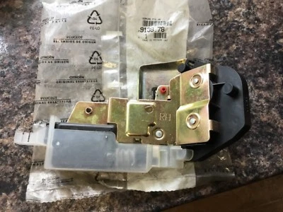 Genuine Peugeot 806 Partner Right Rear Door Lock Latch  913878 new - Image 1 of 3