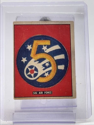 5TH AIR FORCE 1950 TOPPS FREEDOM'S WAR ARMED FORCES INSIGNIA #185 Q3562 - Image 1 of 2