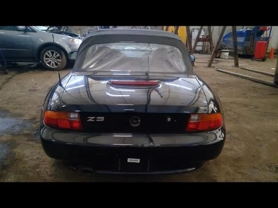 Passenger Right Lower Control Arm Front Fits 92-99 BMW 318i 4739615 - Image 1 of 4