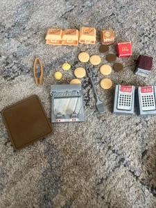 Vintage 1982 Barbie Loves McDonald's Playset Big Mac Boxen Tabletts Fry Drinks - Bild 1 von 8