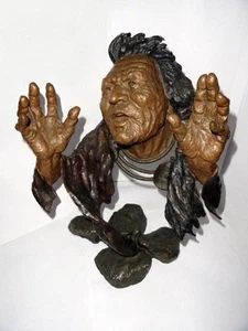  Mark Hopkins Bronzeskulptur " Legend Keeper "  - Bild 1 von 3