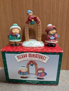 1996 Hallmark Merry Miniatures Bashful Mistletoe Ornaments 3pc Set - Bild 1 von 4