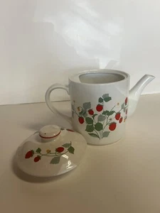 Vtg Japanese Porcelain Tea Kettle With Strawberry Pattern Design W Removable Lid - Picture 1 of 5