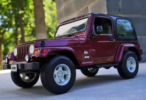 for Maisto for Jeep Wine red 1:18 Truck Pre-built Model - Picture 1 of 1