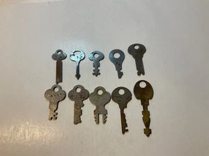 Lote de 10 llaves planas vintage surtidas, varios tamaños y condiciones. Lote 22-A1 - Imagen 1 de 3