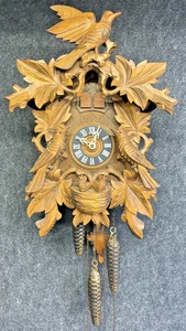 Cuendet traditionelle geschnitzte Schwarzwälder Kuckucksuhr - funktionstüchtig - Bild 1 von 16