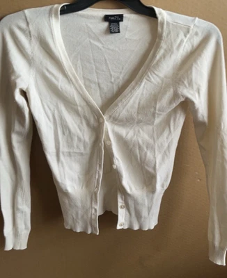 RUE 21 БЕЛЫЙ КАРДИГАН СВИТЕР НА ПУГОВИЦАХ МАЛЕНЬКИЙ ДЛИННЫМ РУКАВОМ - Изображение 1 из 4