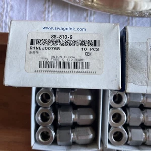 Swagelok SS-810-9 1/2" Elbow union - Picture 1 of 3