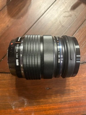 Olympus M.Zuiko Digital Pro 12-40mm F/2.8 AF ED Zoom Lens - Black - Image 1 of 4