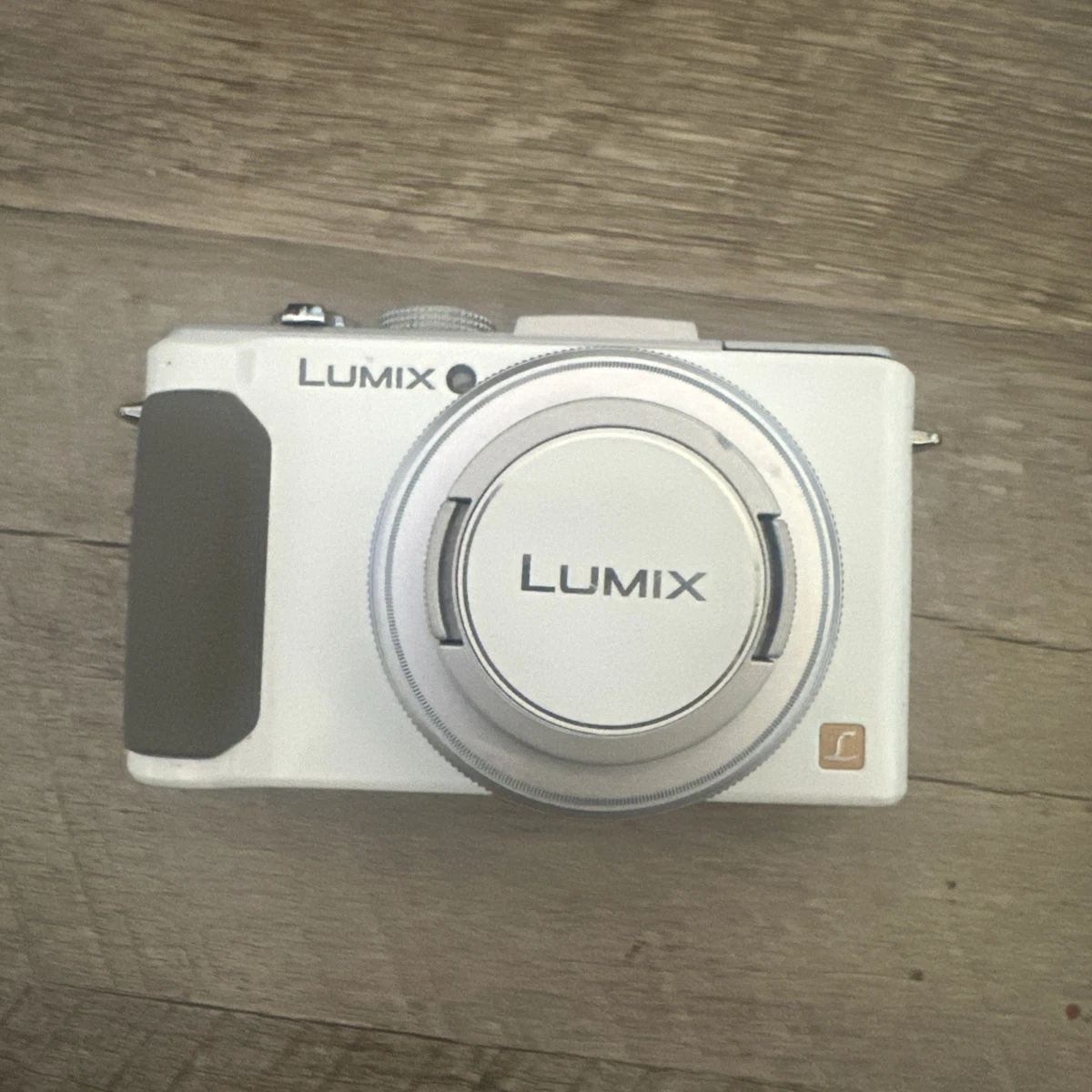 LUMIX DMC-LX7　ホワイト Amazon.com : Panasonic LUMIX DMC-LX7W 10.1 MP Digital Camera with