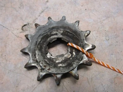 1980 1981 YAMAHA YZ 250 OEM 13 TOOTH PRIMARY DRIVE SPROCKET / KEEPER  - Imagem 1 de 3