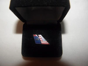 AMERICAN AIRLINES & US AIRWAYS FUSION TACK PIN FLUGZEUG HECKPILOT SAMMLERSTÜCK - Bild 1 von 4