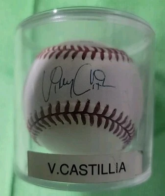 Бейсбольный мяч с автографом Винни Кастильи из Colorado Rockies. - Изображение 1 из 3