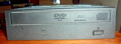 Genuine DVD-R-/+RW Pioneer DVR-110DBK IDE for Apple Mac - Image 1 of 4