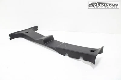 2005 HUMMER H2 RIGHT PASSENGER SIDE B PILLAR TRIM COVER PANEL 15233380 OEM - Image 1 of 4