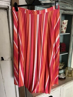 Ladies Size 18 Pleated MIDI Length Skirt  - Image 1 of 3