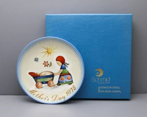 Schmid Brothers Sister Berta Hummel 1978 "Afternoon Stroll" Mothers Day Plate  - Picture 1 of 5