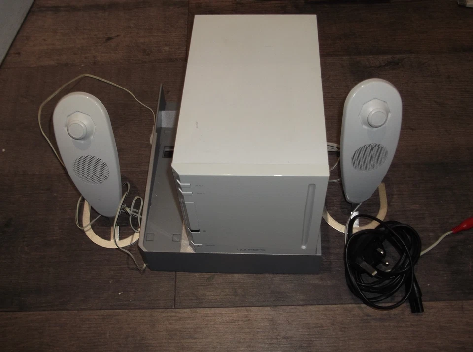 RARE 4Gamers 2.1 Speaker Sound System for Nintendo Wii - Image 1 of 1