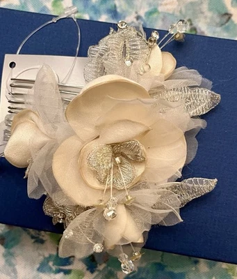 Clip de pelo floral champán chapado en plata para novia Bel Aire - Nuevo Excelente Foto 1 de 4