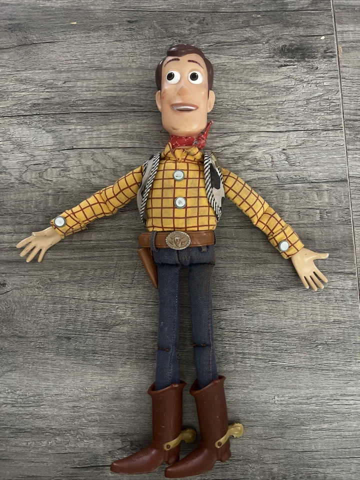 Disney Pixar Thinkway Toy Story Muñeca Woody Tirar de Cuerda 15” Funciona Sin Sombrero Foto 1 de 4