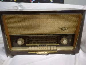 Grundig-Majestic 4019 Radio - Picture 1 of 7