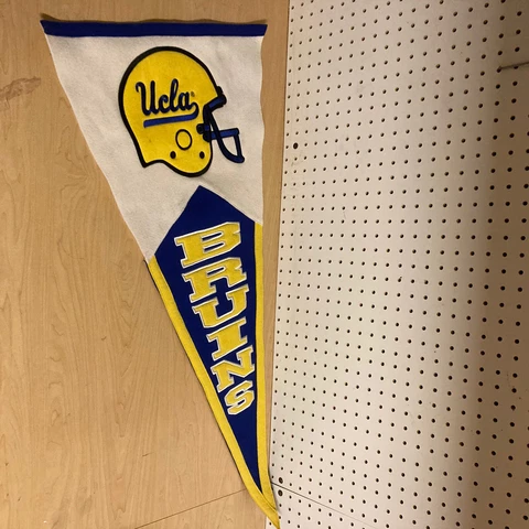 UCLA Bruins NCAA Football Vintage Winning Streak Wool Pennant Flag 40" x 17" Cover