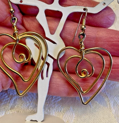 Pendientes Románticos Corazones Anidados Chapados en Oro Colgantes Perforados 2 1/4" De Colección Años 80 Foto 1 de 3