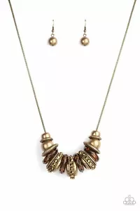 Paparazzi - Collar Metro Mantra - Pulsera Deseche Textura "Juego de Latón" - Imagen 1 de 5