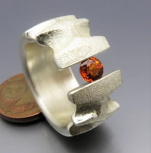HOOP DESIGN - STRIKING SAPPHIRE TENSION RING - UNIQUE FROM OUR OWN GOLDSMITH - Picture 1 of 8