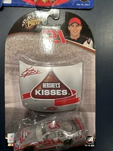 2004 Winner’s Circle Kevin Harvick #21 Hershey's Kisses Hood Series New 1:64 - Picture 1 of 2