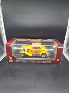 Road Legends 1932 Ford Roadster Street Rod gelb Maßstab 1:18 - Bild 1 von 6
