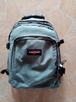 Eastpak Rucksack PROVIDER 6A Laptopfach Sunday Grey  Sehr Guter Zustand 33 Liter - Bild 1 von 4