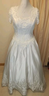 Vintage 90s Satin Beaded Wedding Ball Gown*White*Short  Sleeves*Train*Excellent! - Image 1 of 4