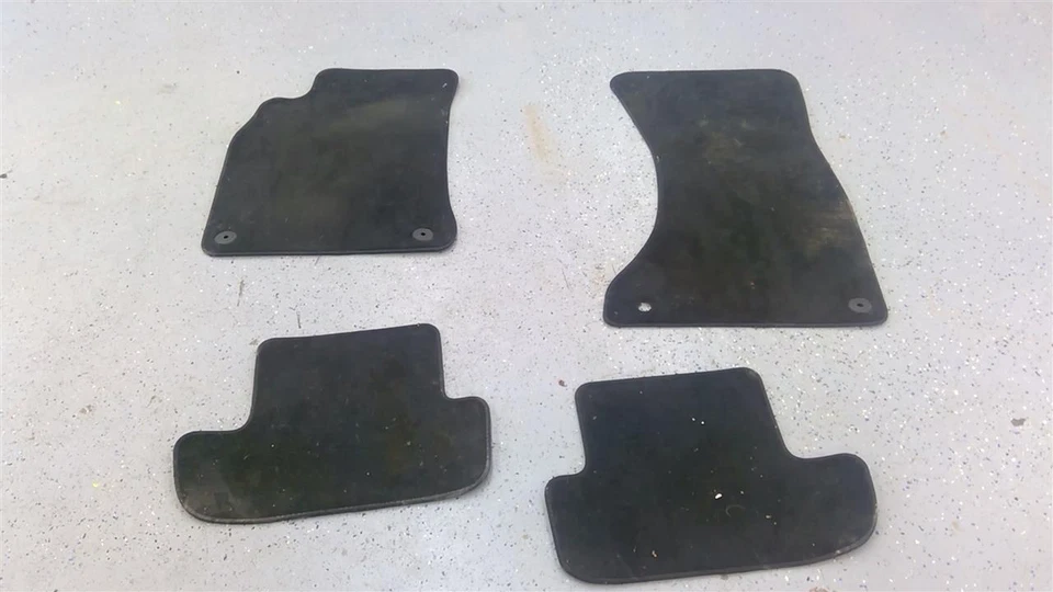 Alfombrilla usada se adapta a: Audi A5 2014 grado A Foto 1 de 4