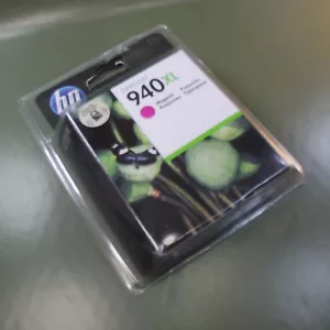 Genuine HP Officejet 940XL (C4908AE) magenta ink cartridge. Boxed. Exp June 2018 - Photo 1/5
