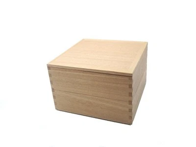 Caja japonesa de madera de tamo de dos niveles Jubako Bento 18,2 cm (7,17 pulgadas) 1.280 ml (43,3 oz) - Imagen 1 de 3