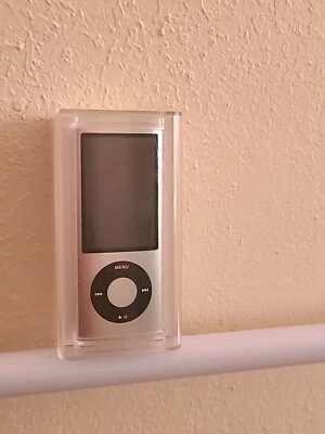iPod Nano 8gb Silver - Image 1 of 4