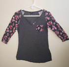 Lightweight 3/4 Floral Sleeve Top - Size Small - WCtp147