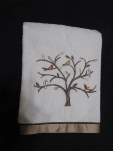 Avanti 100% Cotton Bird Decorated Silk Edge Bath Towel w Tree Of Life, MINT - Picture 1 of 3