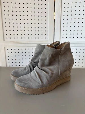 Sofft Aqua Sofft Siri Side Zip Wedge Ankle Bootie Women's 10M Taupe Leather - Image 1 of 4