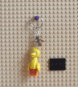 MINIFIGURE KEYCHAIN - Sesame Street - BIG BIRD w/Radar Charm New Pendant Bag - Picture 1 of 9